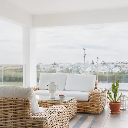Апартаменты Kamares View Ларнака